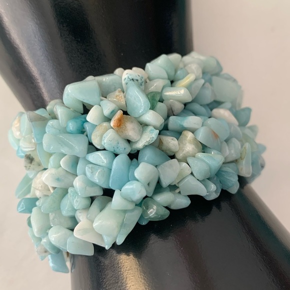 Hand Crafted Jewelry - Hand Crafted Light Blue and White Chip Stone Stretch Bracelet